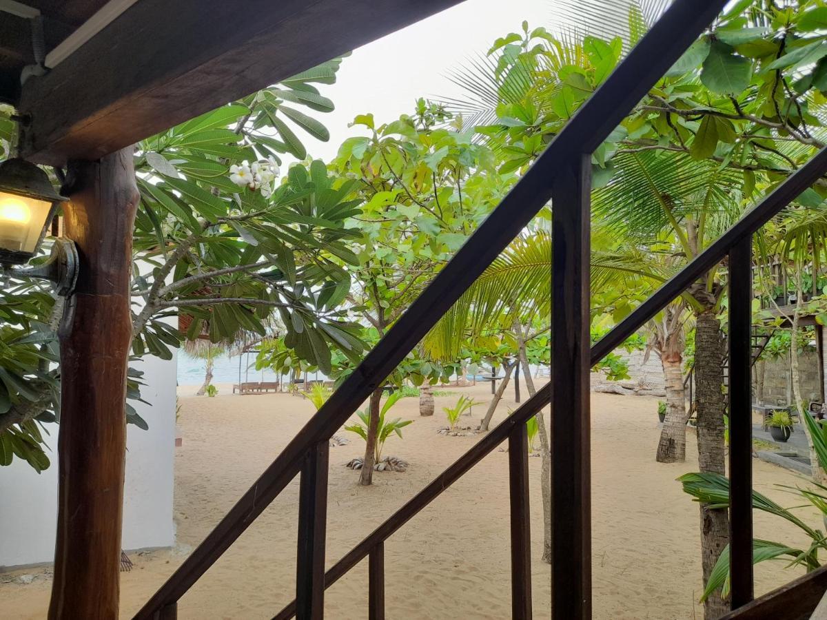 Golden Beach Chalets Arugam Bay Εξωτερικό φωτογραφία