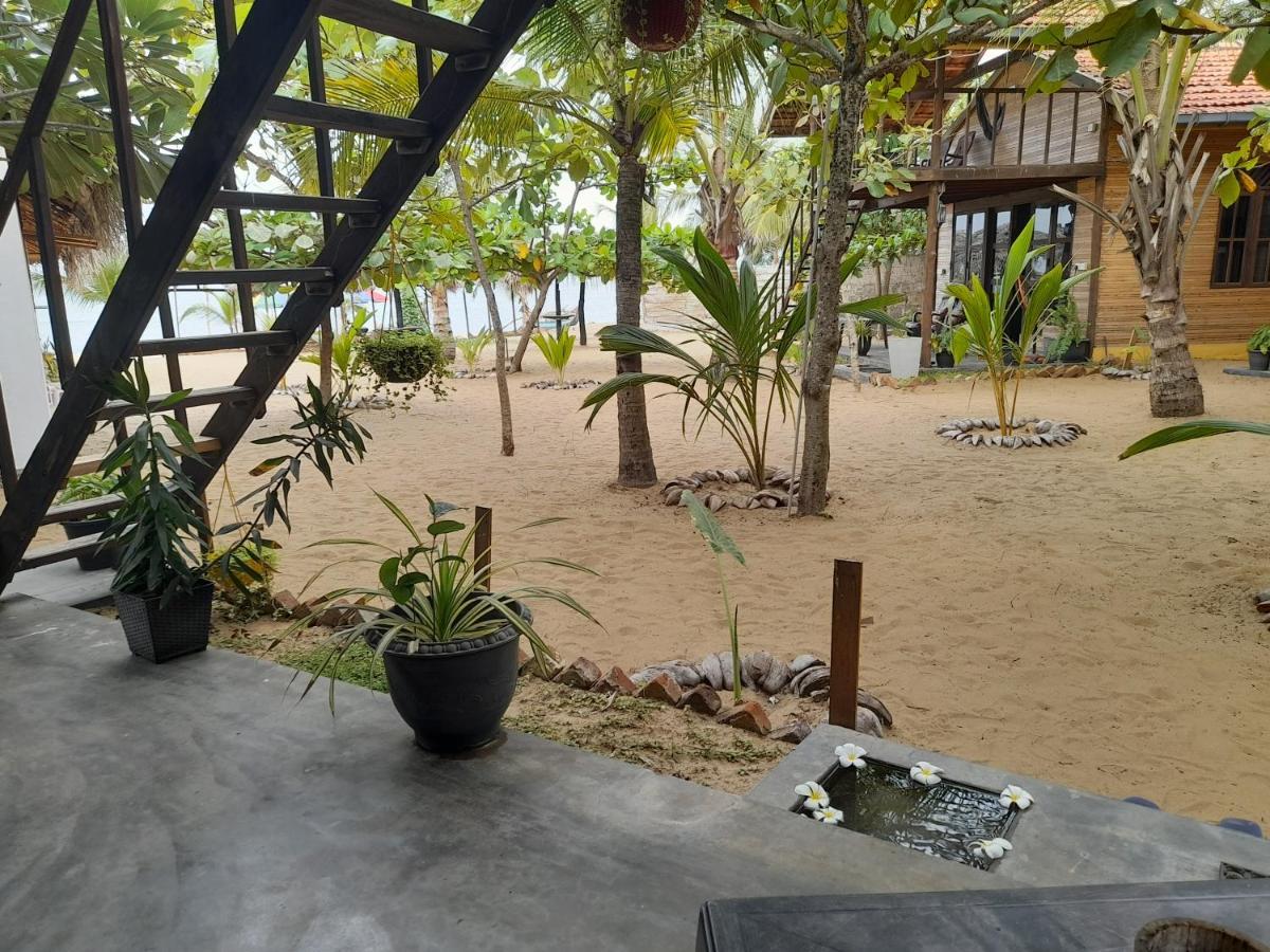 Golden Beach Chalets Arugam Bay Εξωτερικό φωτογραφία