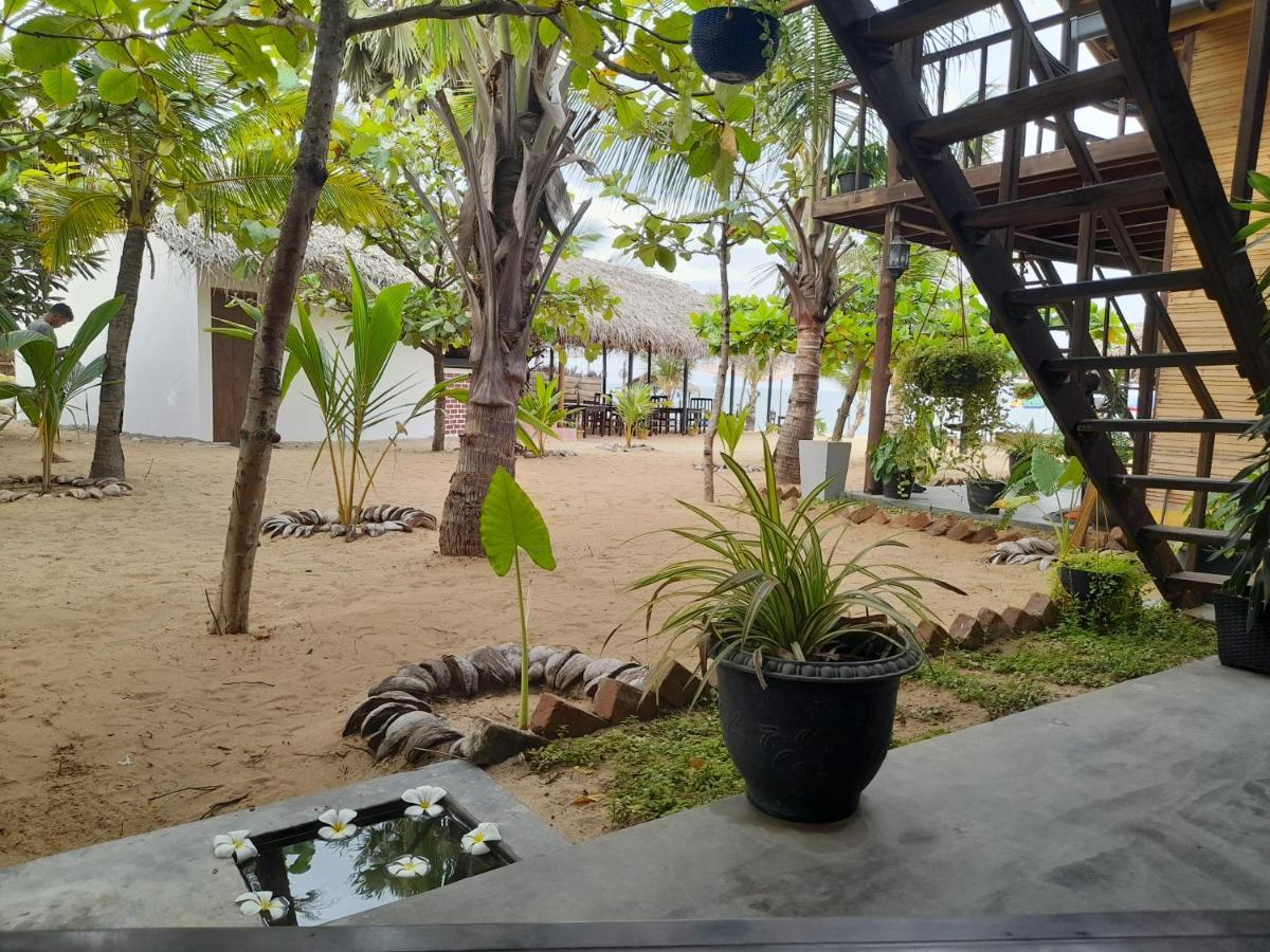Golden Beach Chalets Arugam Bay Εξωτερικό φωτογραφία