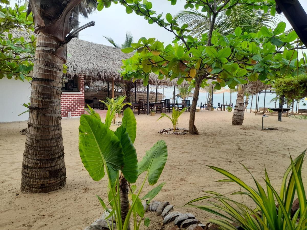 Golden Beach Chalets Arugam Bay Εξωτερικό φωτογραφία