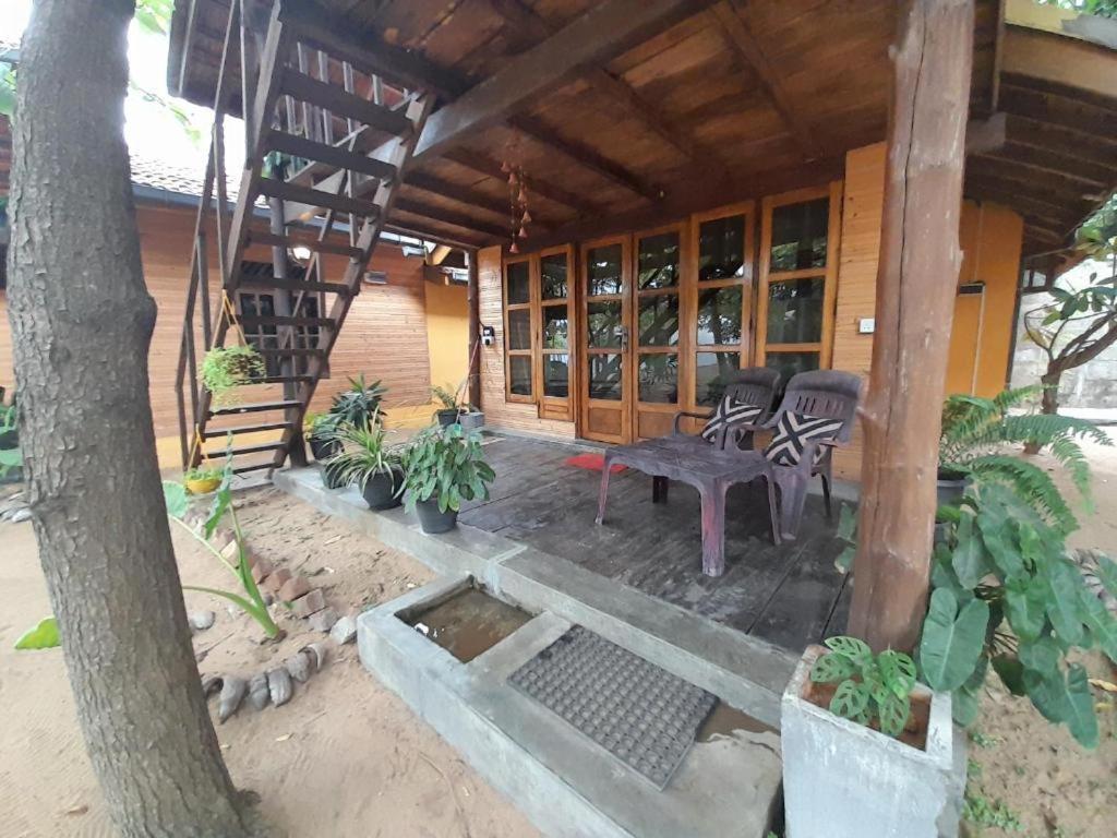 Golden Beach Chalets Arugam Bay Εξωτερικό φωτογραφία