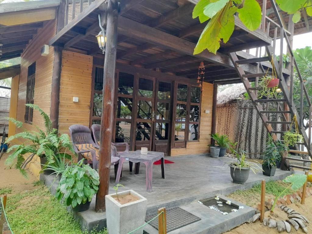 Golden Beach Chalets Arugam Bay Εξωτερικό φωτογραφία