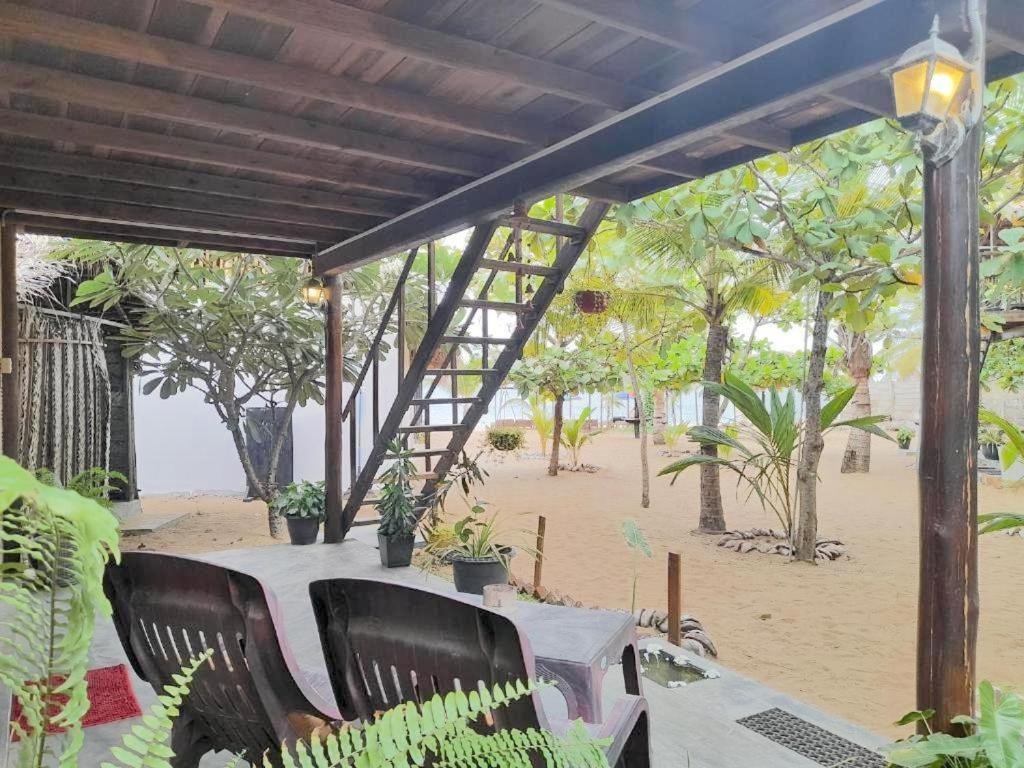 Golden Beach Chalets Arugam Bay Εξωτερικό φωτογραφία