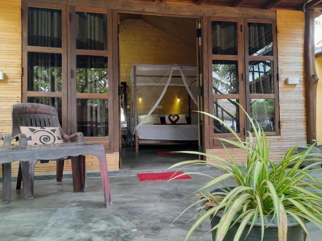 Golden Beach Chalets Arugam Bay Εξωτερικό φωτογραφία